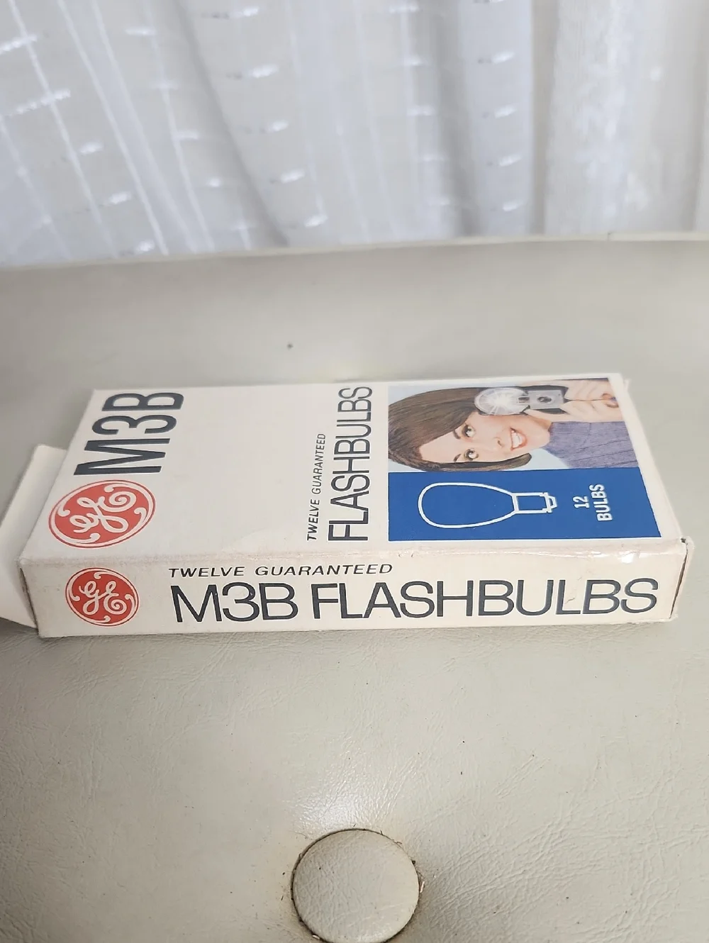 NOS vintage 60's General Electric (GE) M3B blue flashbulbs Set of 12